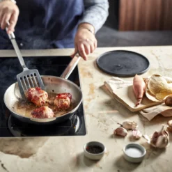 Demeyere Classico 3 RVS Koekenpan – Koekenpan Inductie - 24 Cm – PTFE-vrij 10 Demeyere Classico 3 RVS Koekenpan – Koekenpan Inductie - 24 Cm – PTFE-vrij -Home Keuken Winkel 1200x1200 418