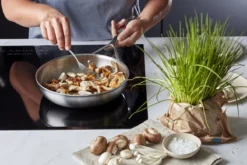 Demeyere Essential 5 RVS Koekenpan – Koekenpan Inductie - 24 Cm – PTFE-vrij 9 Demeyere Essential 5 RVS Koekenpan – Koekenpan Inductie - 24 Cm – PTFE-vrij -Home Keuken Winkel 1200x800 23