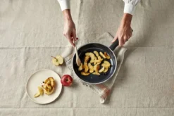 Demeyere Alu Cosi 3 Koekenpan - Ceraforce - 30 Cm - PTFE-vrij 9 Demeyere Alu Cosi 3 Koekenpan - Ceraforce - 30 Cm - PTFE-vrij -Home Keuken Winkel 1200x800 51