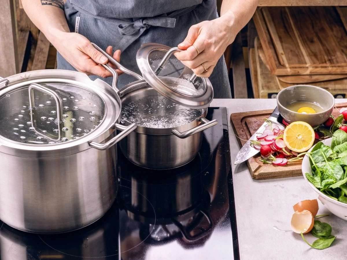 BK Q-linair Master Glas Pannenset - 5-delig - Glazen Deksel - Veilig Afgietsysteem - Inductie 13 BK Q-linair Master Glas Pannenset - 5-delig - Glazen Deksel - Veilig Afgietsysteem - Inductie - Afbeelding 13