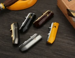 Cohiba® Sigarenaansteker - Sigarenboor - Sigaren - Sigaar - Cohiba Aansteker - Sigarenboor - Sigaren Accessoires - Sigarenknipper - Sigaar Aansteker - Cohiba - Incl. Luxe Geschenkdoos - Zwart -Home Keuken Winkel 1200x934 1
